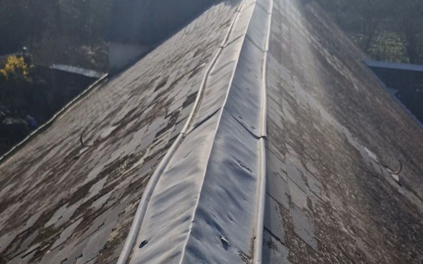 Gouttières et solins avant intervention à Chavin