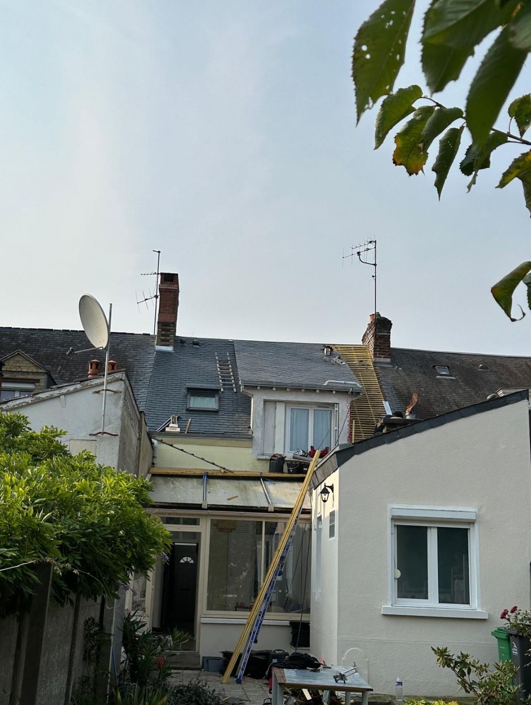 Renovation de toiture et pose de velux rivarennes 36800 après