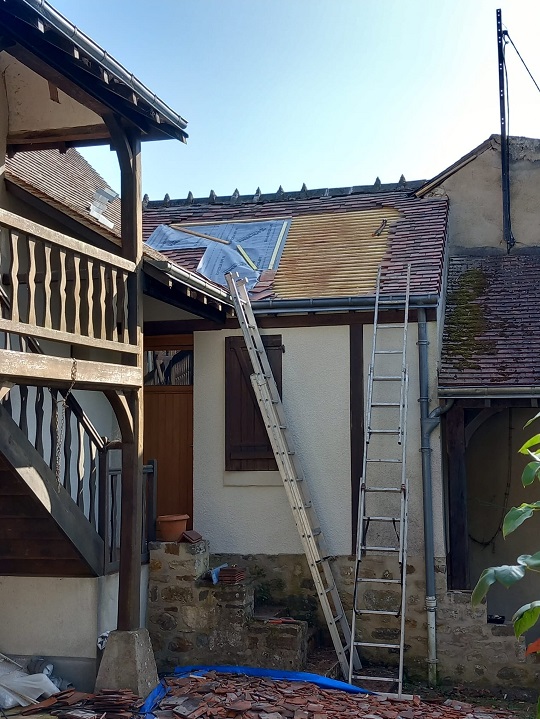 Renovation de toiture en cours chavin 36200